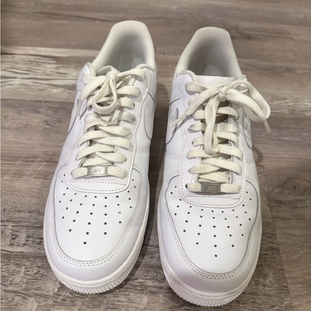 Men's Low-Top White Leather Sneakers